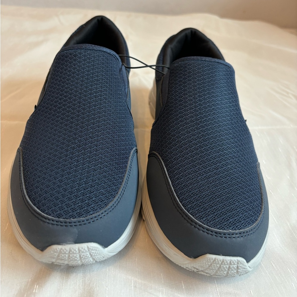- Sketchers relaxed fit memory foam light shoes. Flip on No lace brand new…
